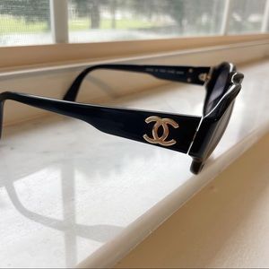 Chanel Interlocking CC 1990s Sunglasses w/Soft Case